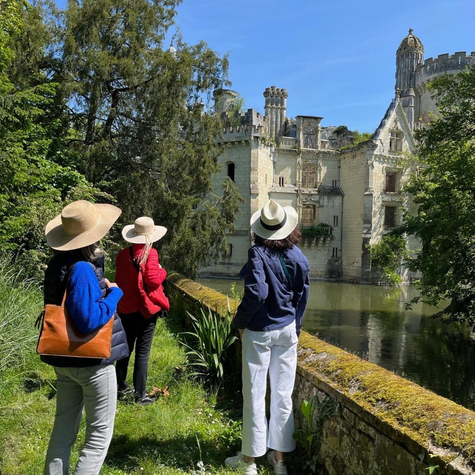 Ecolodges De Reve Dans Un Chateau De Conte De Fees Les-Trois-Moutiers Extérieur photo