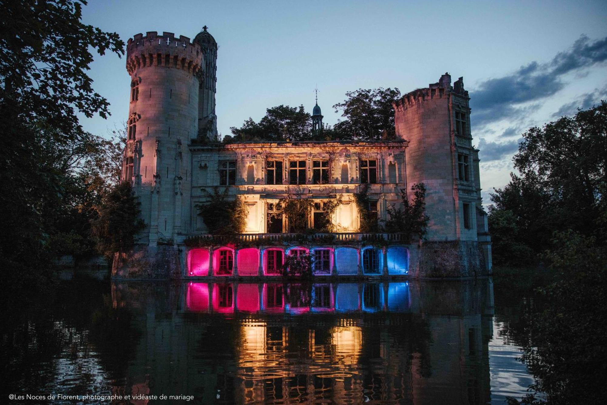Ecolodges De Reve Dans Un Chateau De Conte De Fees Les-Trois-Moutiers Extérieur photo